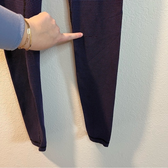 Women’s Lululemon purple athletic full length leggings size 8 - Picture 7 of 7
